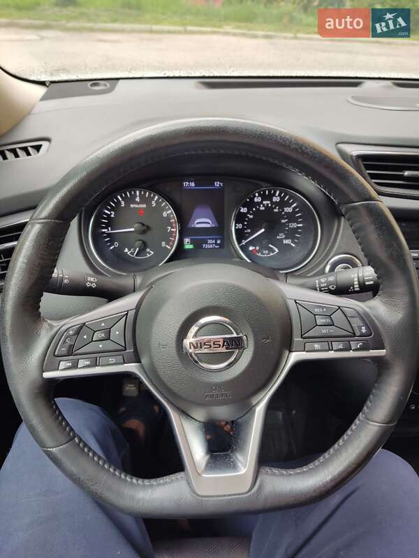 Внедорожник / Кроссовер Nissan Rogue 2017 в Львове