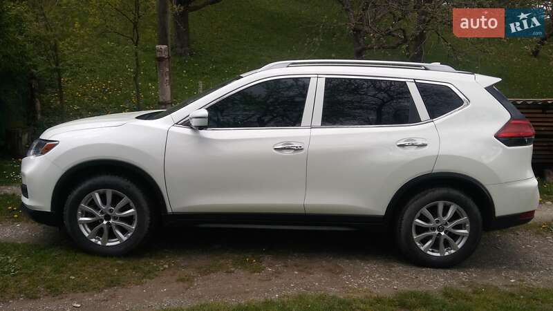 Внедорожник / Кроссовер Nissan Rogue 2017 в Коломые