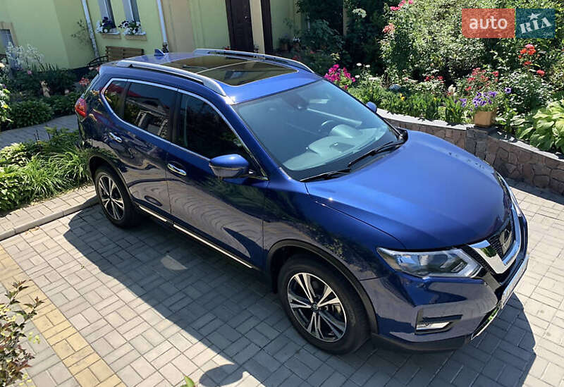 Внедорожник / Кроссовер Nissan Rogue 2017 в Ивано-Франковске