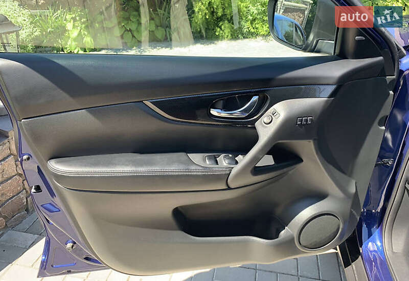 Внедорожник / Кроссовер Nissan Rogue 2017 в Ивано-Франковске