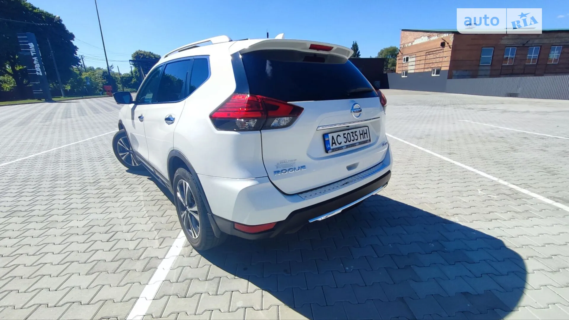 2017 Nissan Rogue - мініатюра 2