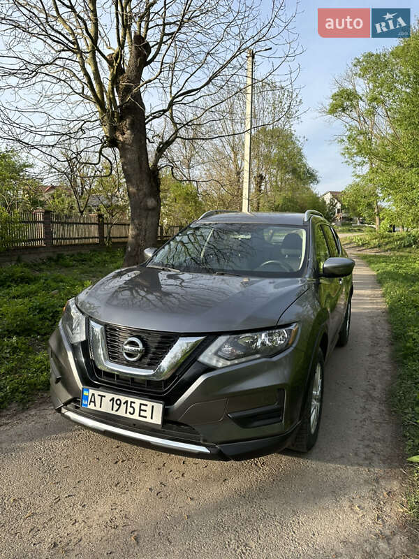 Позашляховик / Кросовер Nissan Rogue 2016 в Івано-Франківську