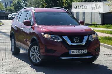 Внедорожник / Кроссовер Nissan Rogue 2017 в Львове