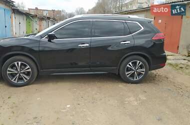 Внедорожник / Кроссовер Nissan Rogue 2018 в 