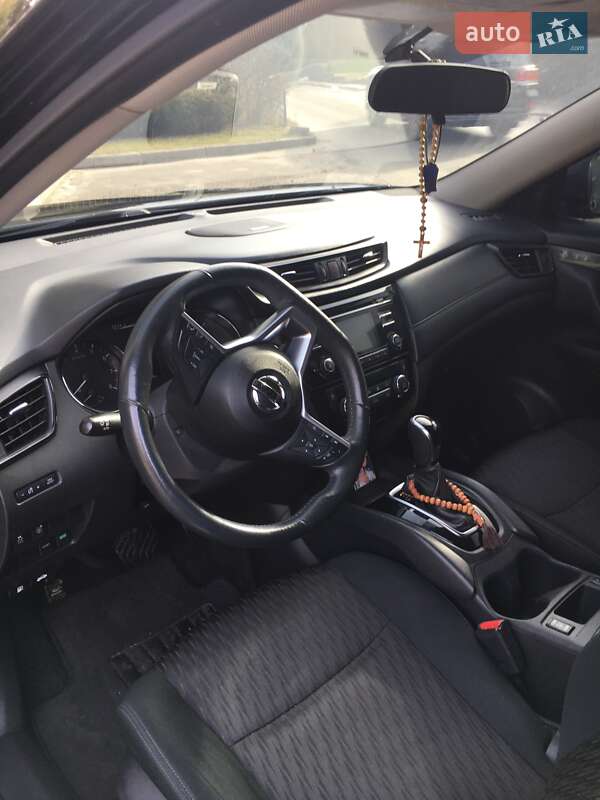 Позашляховик / Кросовер Nissan Rogue 2016 в Києві