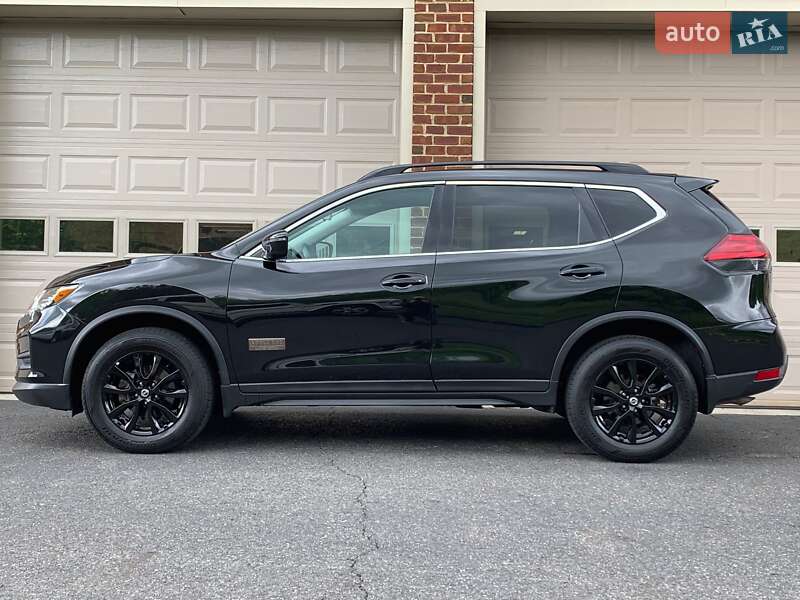 Позашляховик / Кросовер Nissan Rogue 2016 в Києві