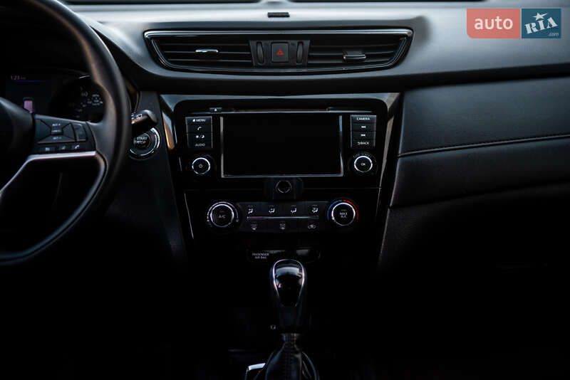 Позашляховик / Кросовер Nissan Rogue 2018 в Рівному