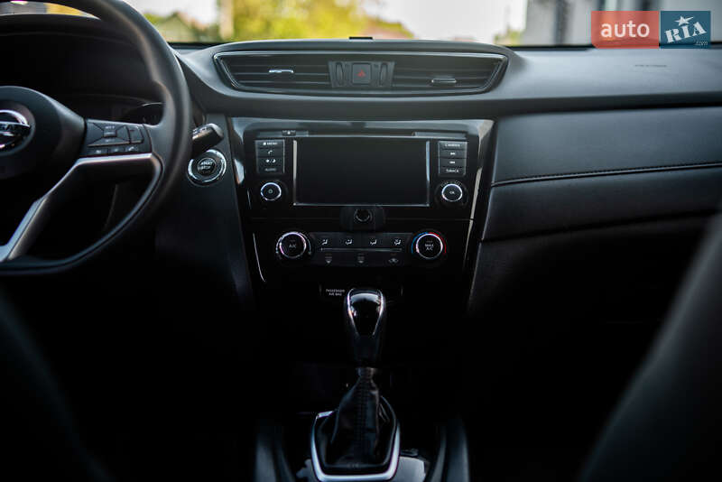 Позашляховик / Кросовер Nissan Rogue 2018 в Рівному