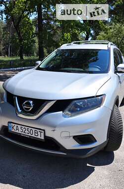 Позашляховик / Кросовер Nissan Rogue 2016 в Києві