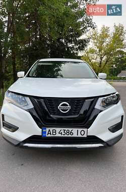 Внедорожник / Кроссовер Nissan Rogue 2016 в Калиновке