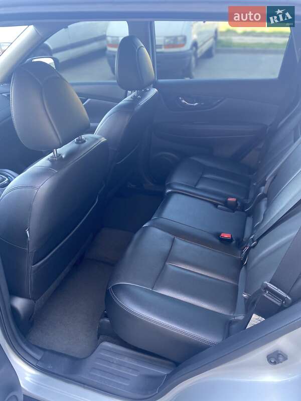 Внедорожник / Кроссовер Nissan Rogue 2017 в Киеве