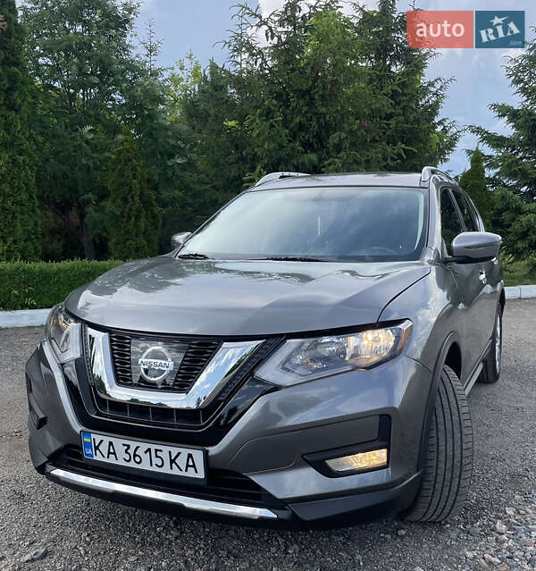 Внедорожник / Кроссовер Nissan Rogue 2018 в Киеве