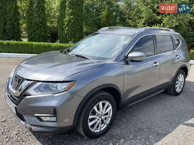 Внедорожник / Кроссовер Nissan Rogue 2018 в Киеве