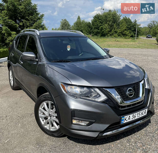 Внедорожник / Кроссовер Nissan Rogue 2018 в Киеве