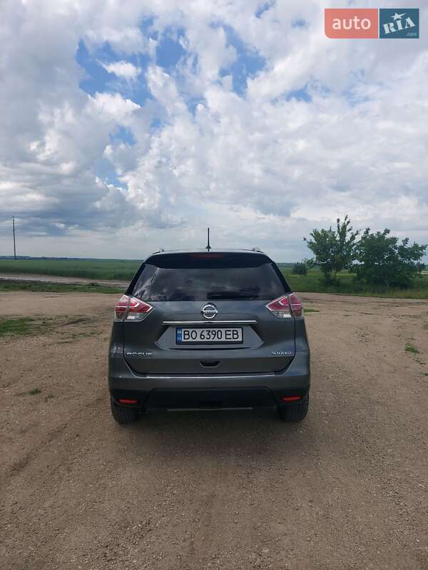 Внедорожник / Кроссовер Nissan Rogue 2015 в Тернополе