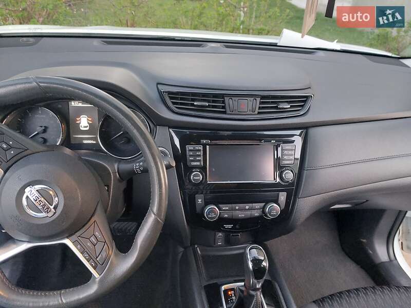 Внедорожник / Кроссовер Nissan Rogue 2017 в Ковеле