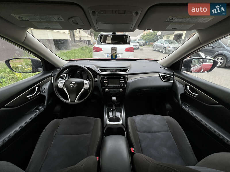 Позашляховик / Кросовер Nissan Rogue 2015 в Рівному
