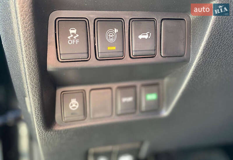 Позашляховик / Кросовер Nissan Rogue 2017 в Івано-Франківську