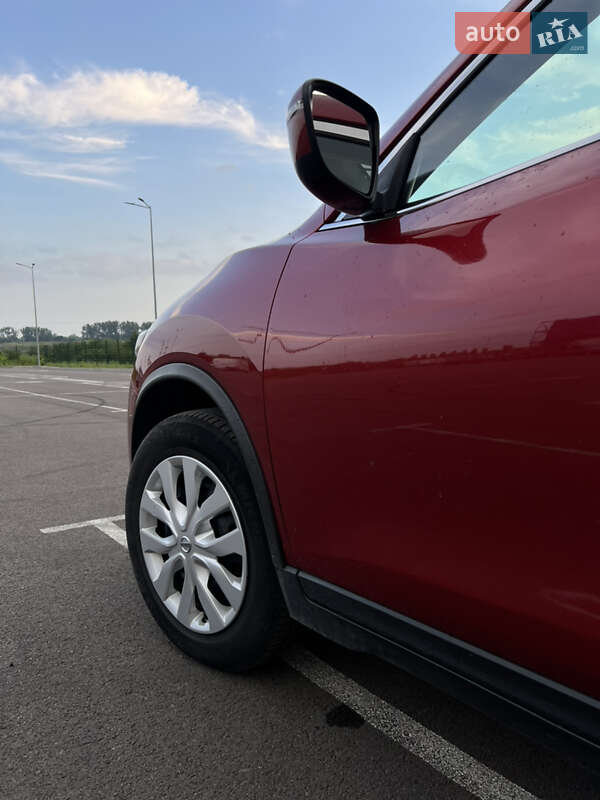 Позашляховик / Кросовер Nissan Rogue 2015 в Рівному