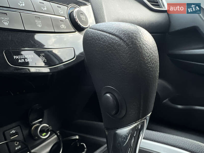 Позашляховик / Кросовер Nissan Rogue 2015 в Рівному