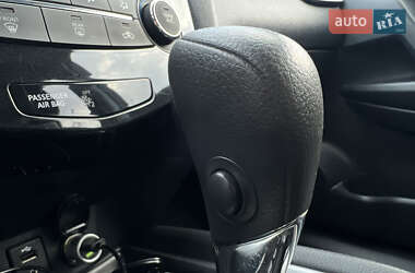 Внедорожник / Кроссовер Nissan Rogue 2015 в 