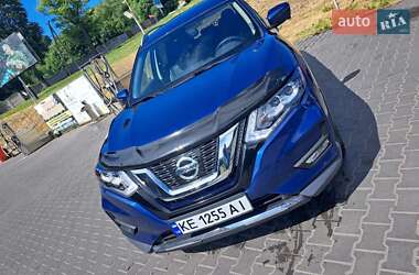 Позашляховик / Кросовер Nissan Rogue 2017 в Кам'янському