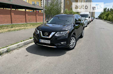 Внедорожник / Кроссовер Nissan Rogue 2017 в Киеве