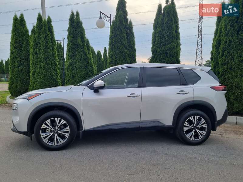 Внедорожник / Кроссовер Nissan Rogue 2023 в Киеве