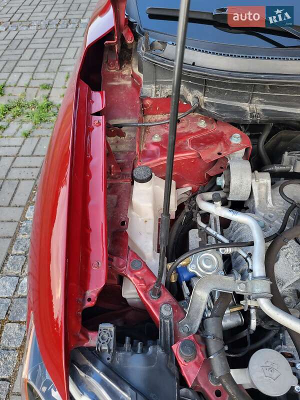 Внедорожник / Кроссовер Nissan Rogue 2017 в Каневе