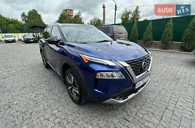 Позашляховик / Кросовер Nissan Rogue 2020 в Коростишеві