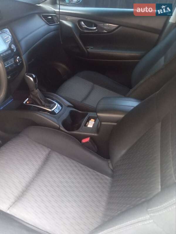Позашляховик / Кросовер Nissan Rogue 2017 в Києві