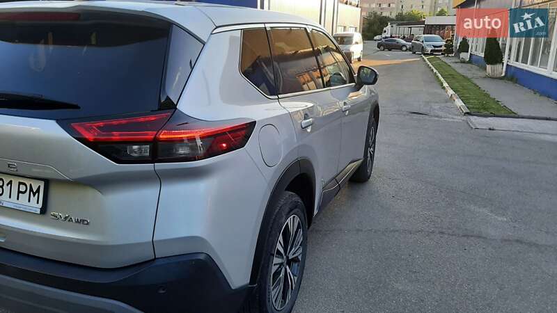 Позашляховик / Кросовер Nissan Rogue 2021 в Вишневому фото 7 Позашляховик / Кросовер Nissan Rogue 2021 в Вишневому