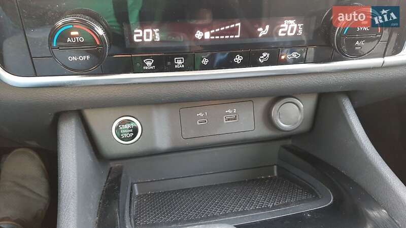 Позашляховик / Кросовер Nissan Rogue 2021 в Вишневому фото 18 Позашляховик / Кросовер Nissan Rogue 2021 в Вишневому