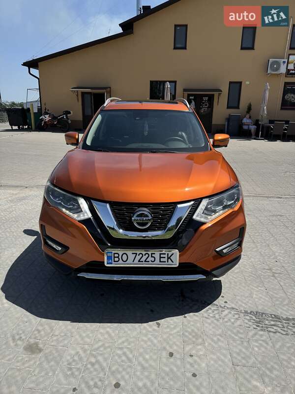 Внедорожник / Кроссовер Nissan Rogue 2018 в Чорткове