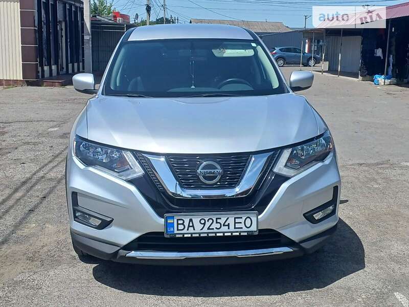 Позашляховик / Кросовер Nissan Rogue 2018 в Гайвороні