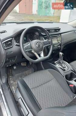 Позашляховик / Кросовер Nissan Rogue 2017 в 