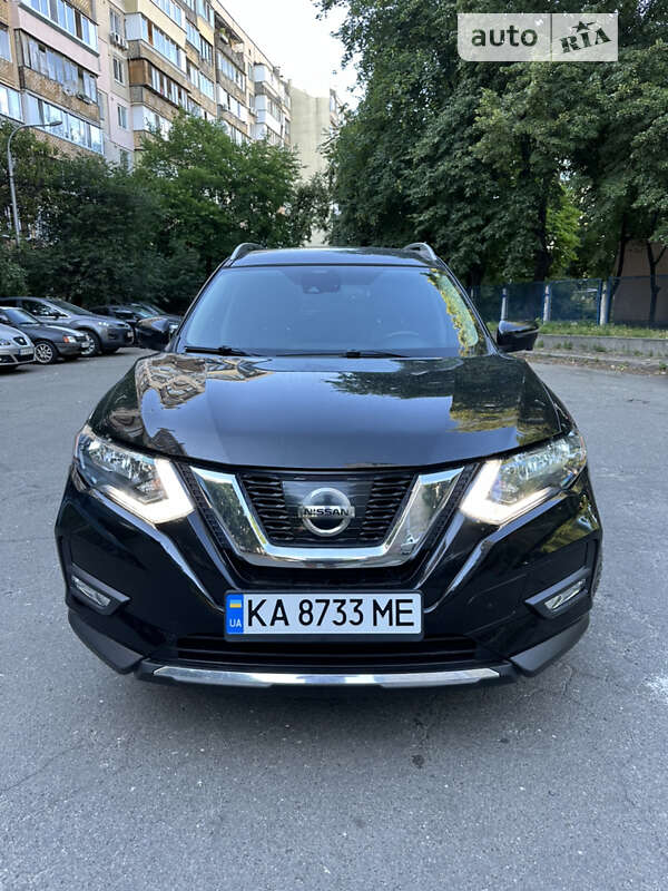 Внедорожник / Кроссовер Nissan Rogue 2017 в Киеве