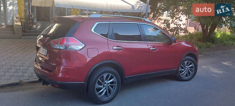Позашляховик / Кросовер Nissan Rogue 2015 в Полтаві