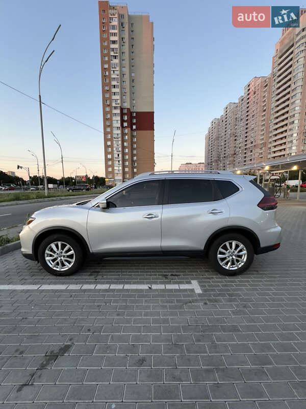 Позашляховик / Кросовер Nissan Rogue 2019 в 