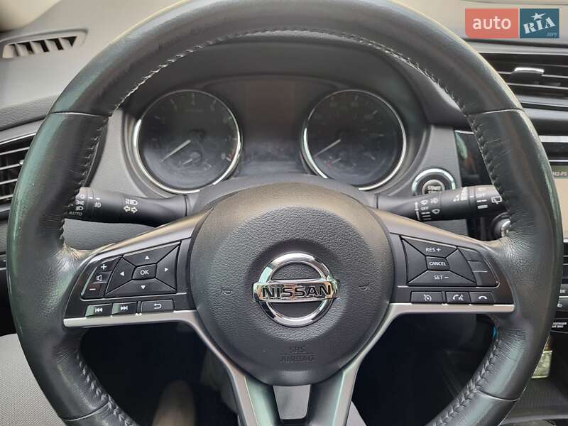 Внедорожник / Кроссовер Nissan Rogue 2017 в Тернополе