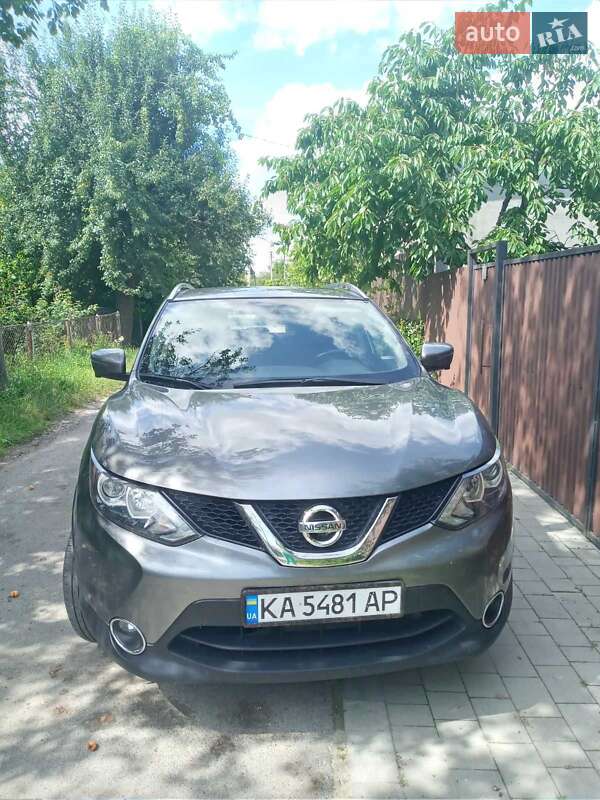 Позашляховик / Кросовер Nissan Rogue 2017 в Луцьку