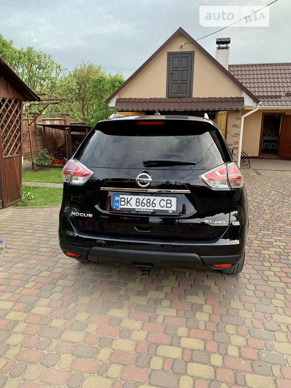 Внедорожник / Кроссовер Nissan Rogue 2014 в Ровно