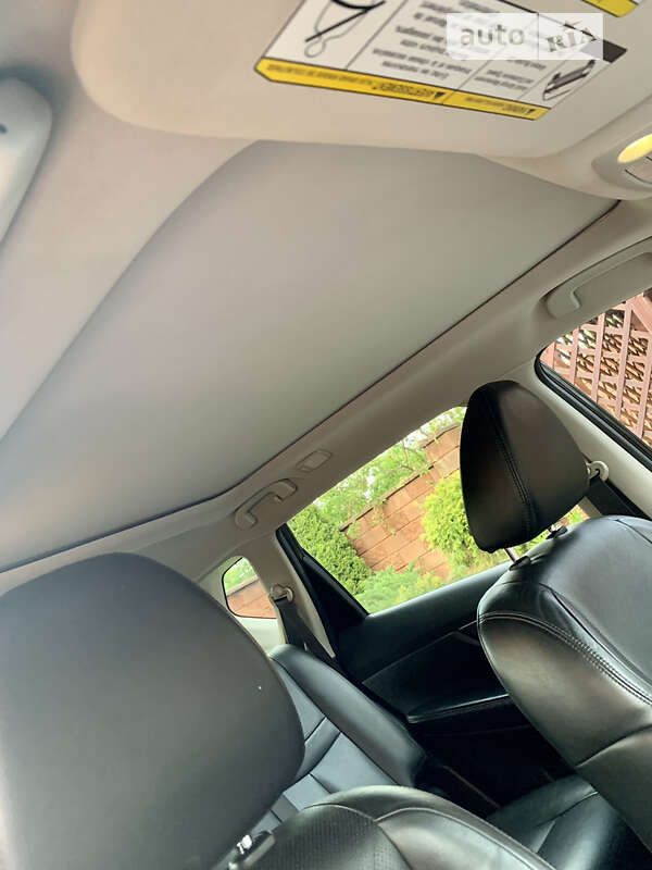 Внедорожник / Кроссовер Nissan Rogue 2014 в Ровно