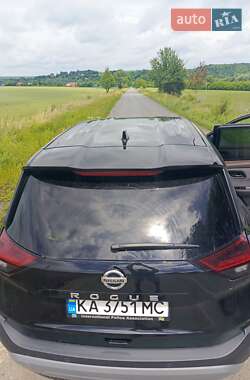 Внедорожник / Кроссовер Nissan Rogue 2021 в Киеве
