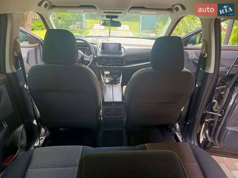 Внедорожник / Кроссовер Nissan Rogue 2021 в Киеве