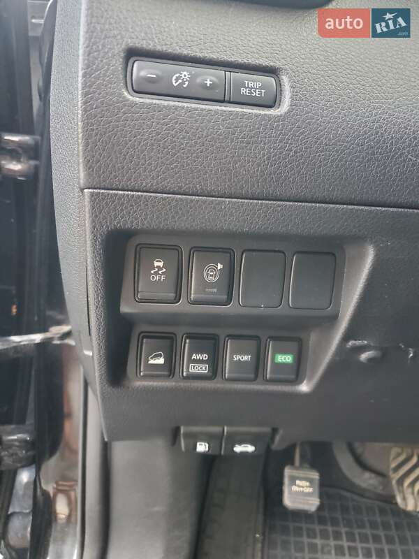 Позашляховик / Кросовер Nissan Rogue 2016 в Надвірній