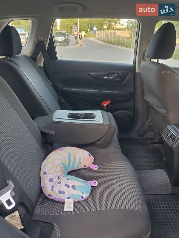 Позашляховик / Кросовер Nissan Rogue 2016 в Надвірній