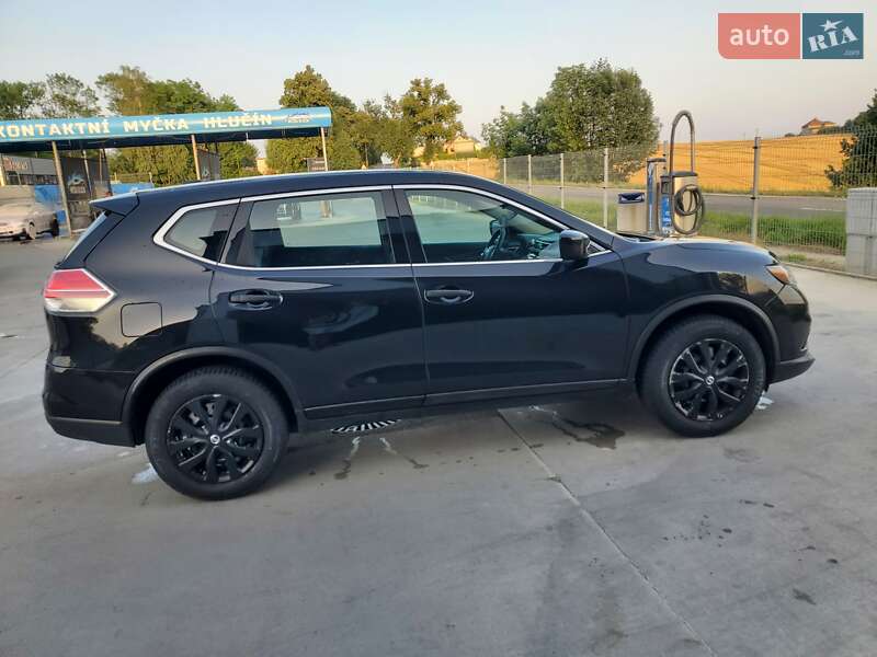 Позашляховик / Кросовер Nissan Rogue 2016 в Надвірній