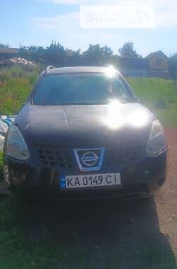 Внедорожник / Кроссовер Nissan Rogue 2011 в Сарнах