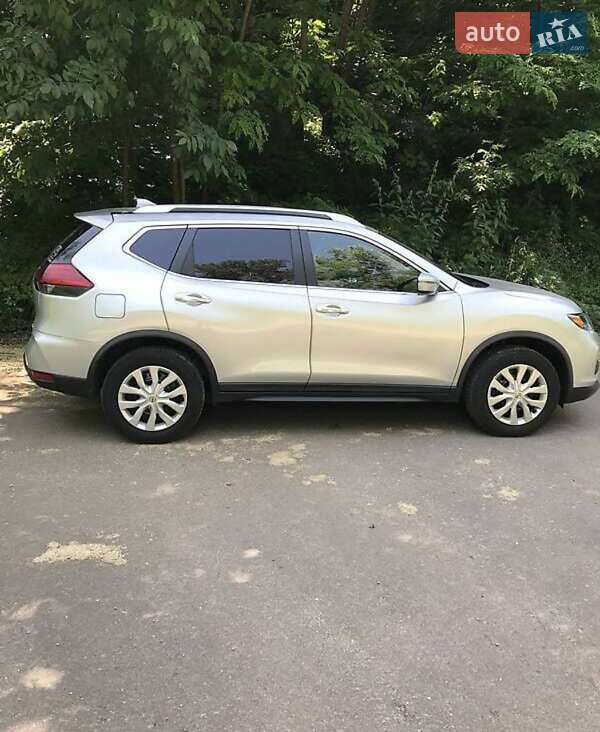 Внедорожник / Кроссовер Nissan Rogue 2017 в Житомире
